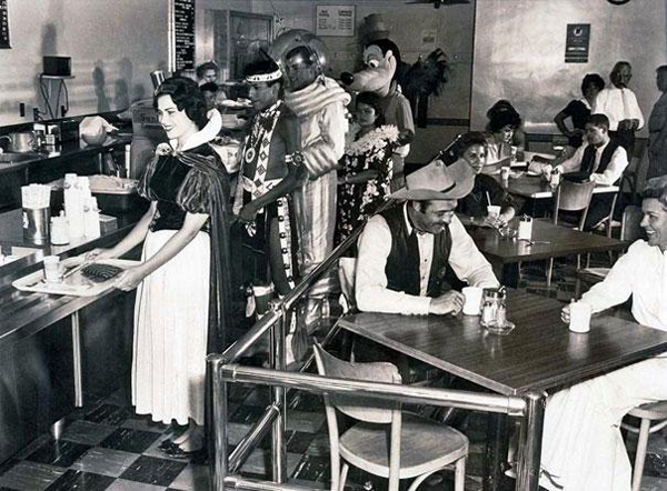 14-Disneyland-Employee-Cafeteria-in-1961