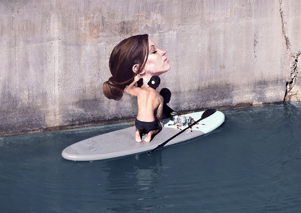 hula-paints-hyper-realistic-bathing-ladies-from-his-surfboard-designboom-03