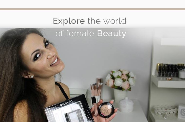 blogger vlogger greece