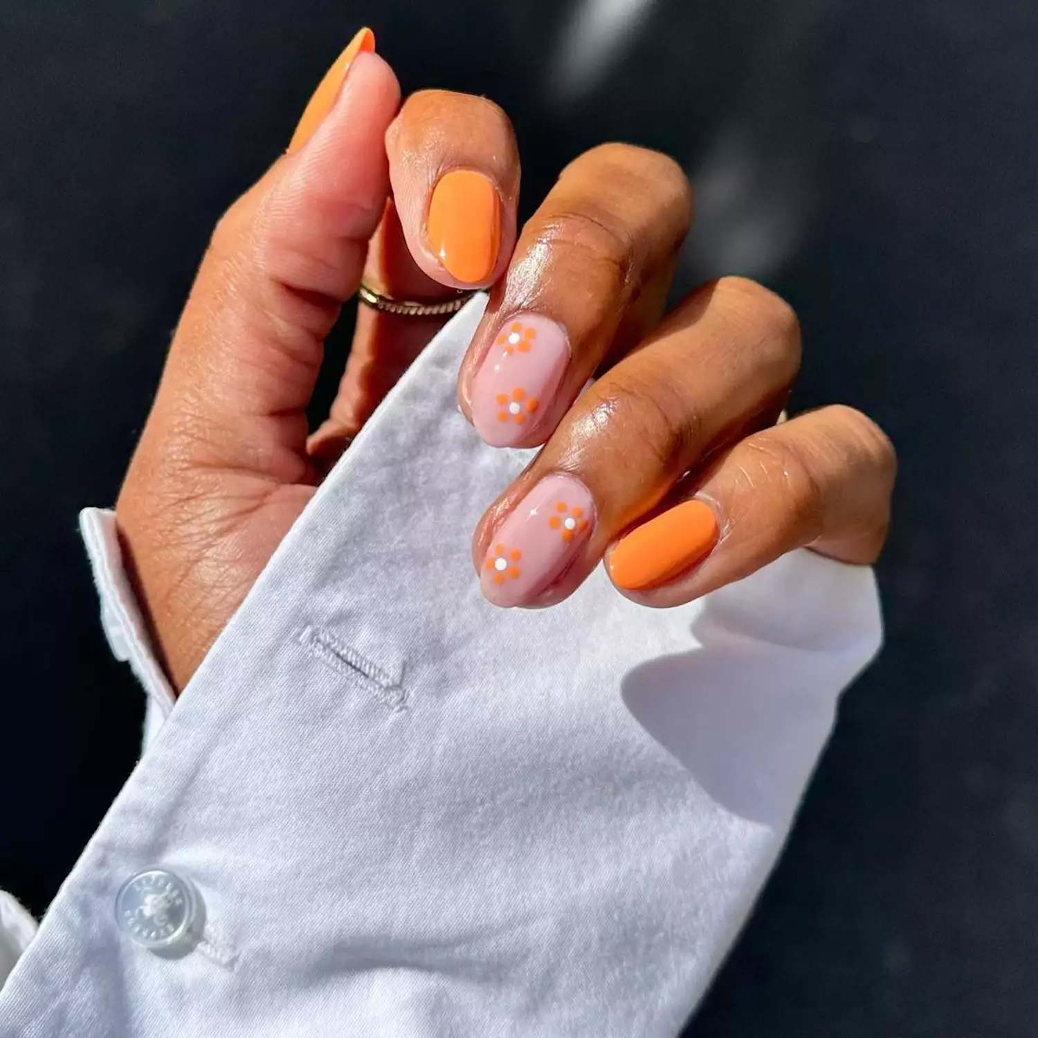 Κοραλί νύχια λουλούδια floral nail art