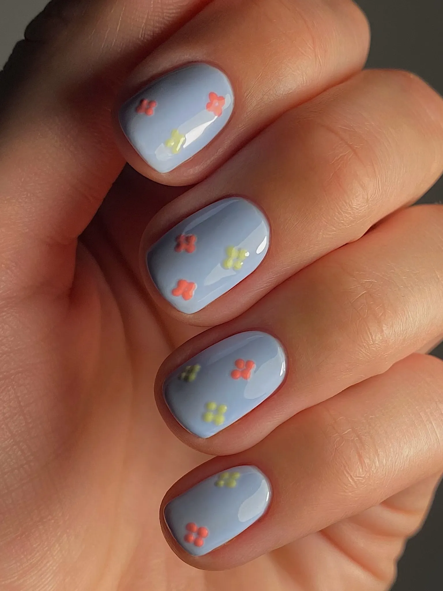 Micro floral nail art 2026