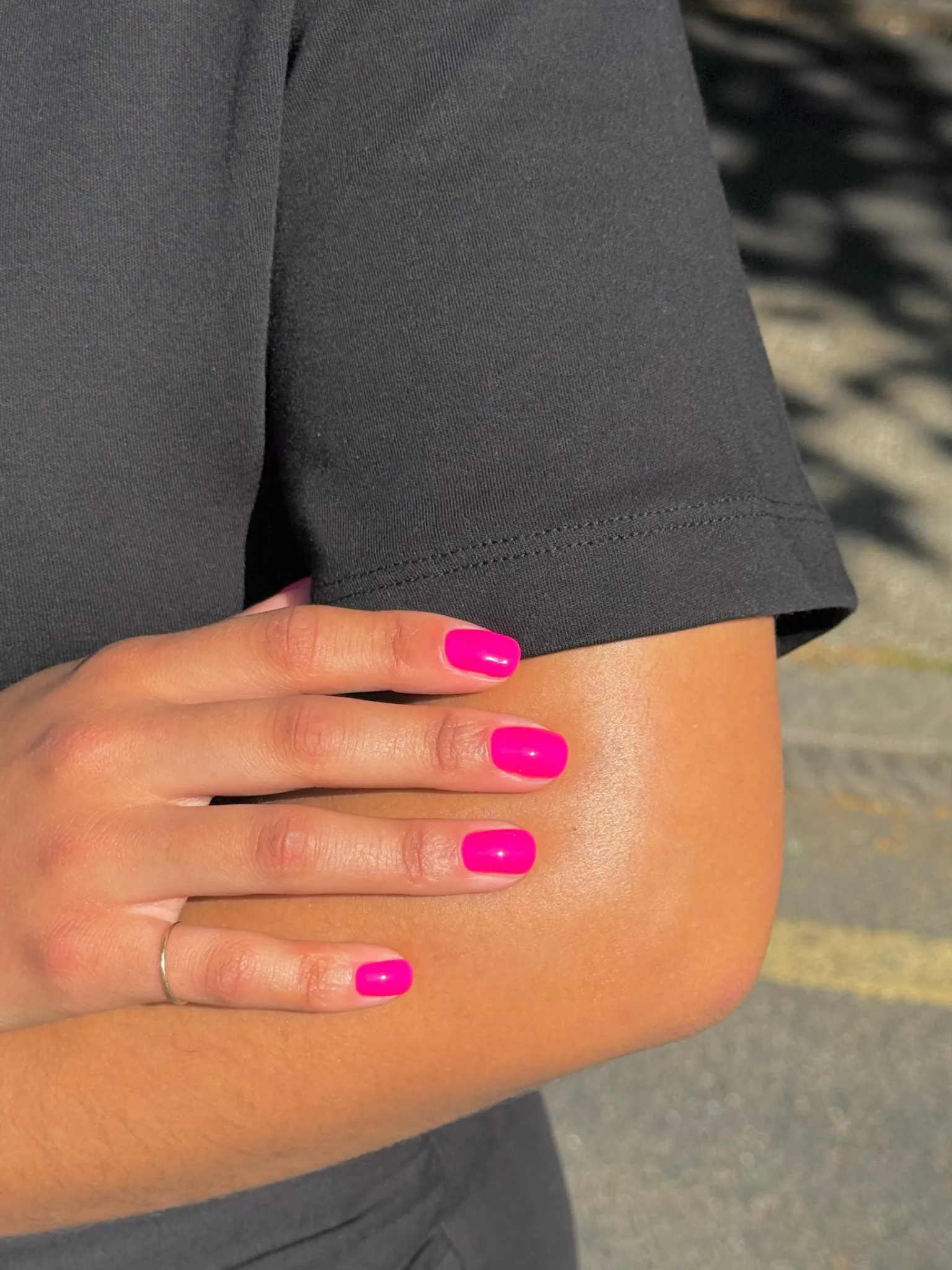 Hot pink νύχια καλοκαίρι 2026