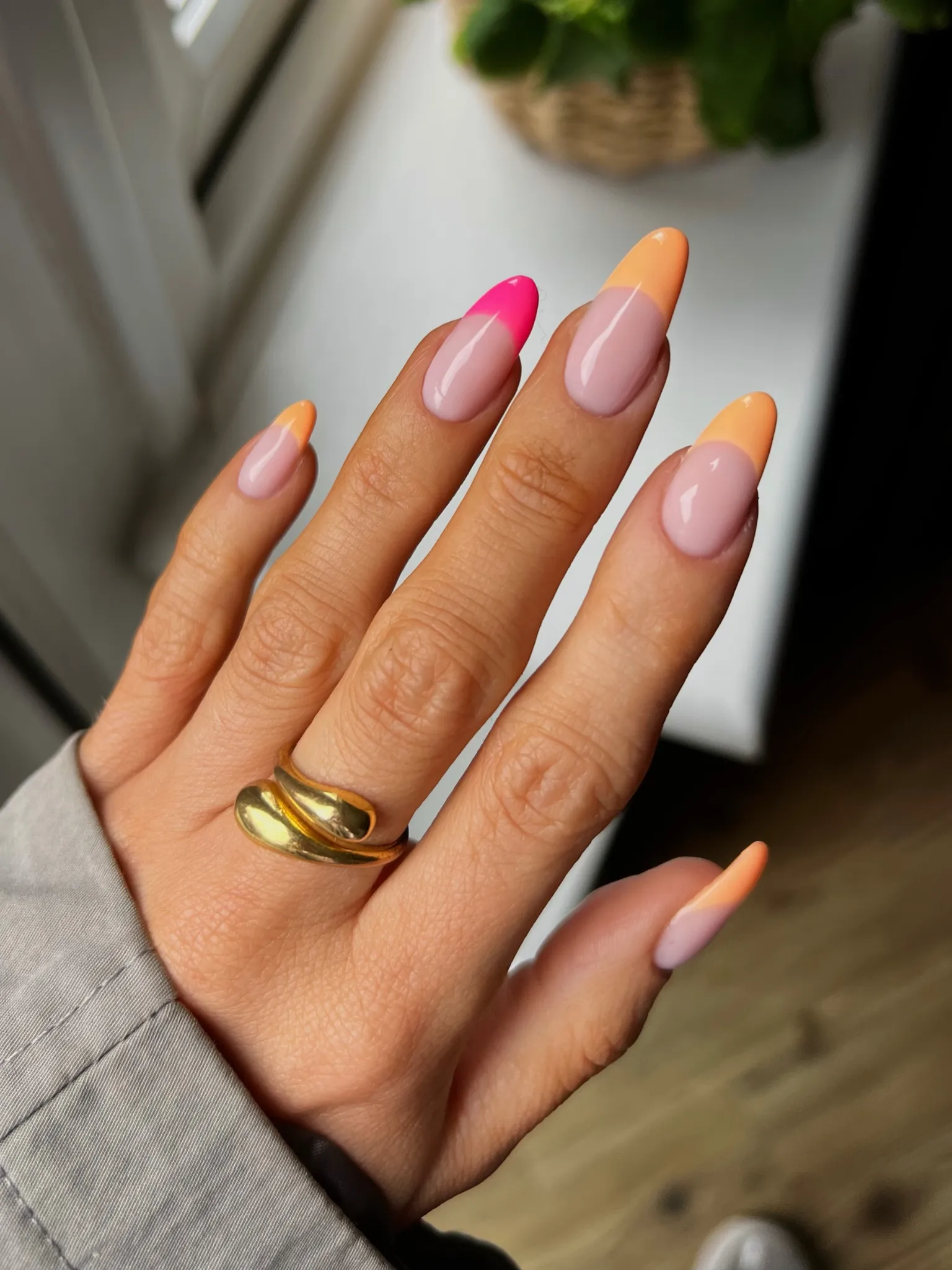 Tropical french tips πορτοκαλί ροζ νύχια