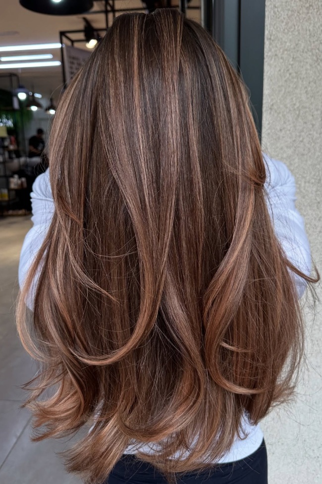 Caramel ανταύγειες καστανά μαλλιά sun-kissed