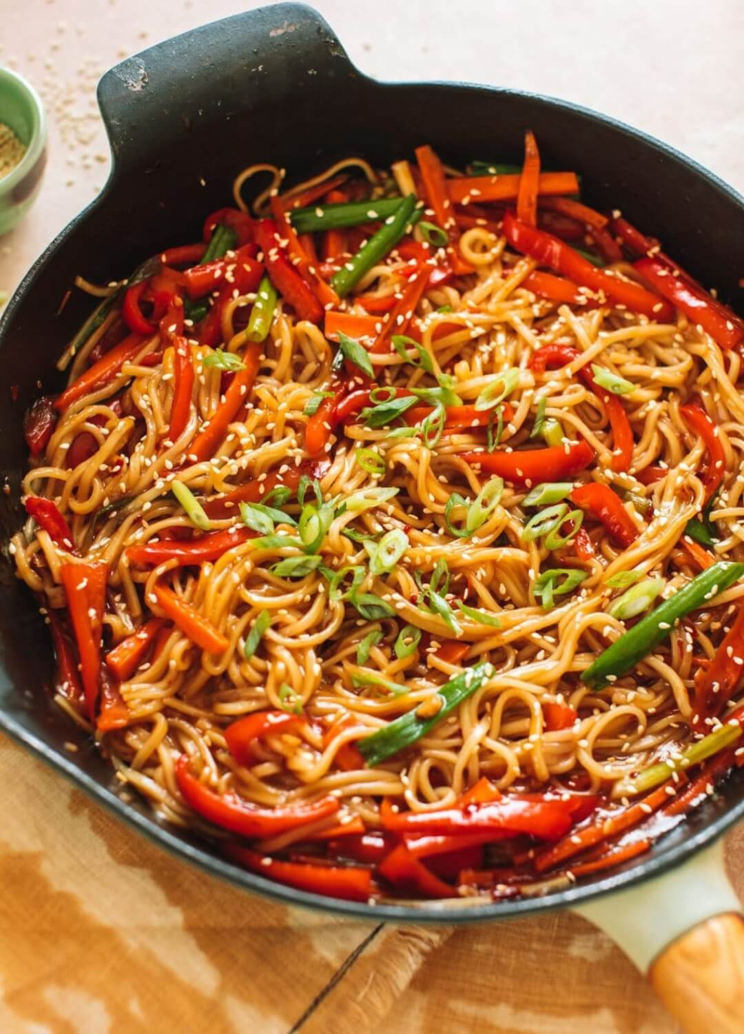 Noodles με chili garlic sauce για δύο